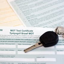 What is the Difference between an MOT and a Service?